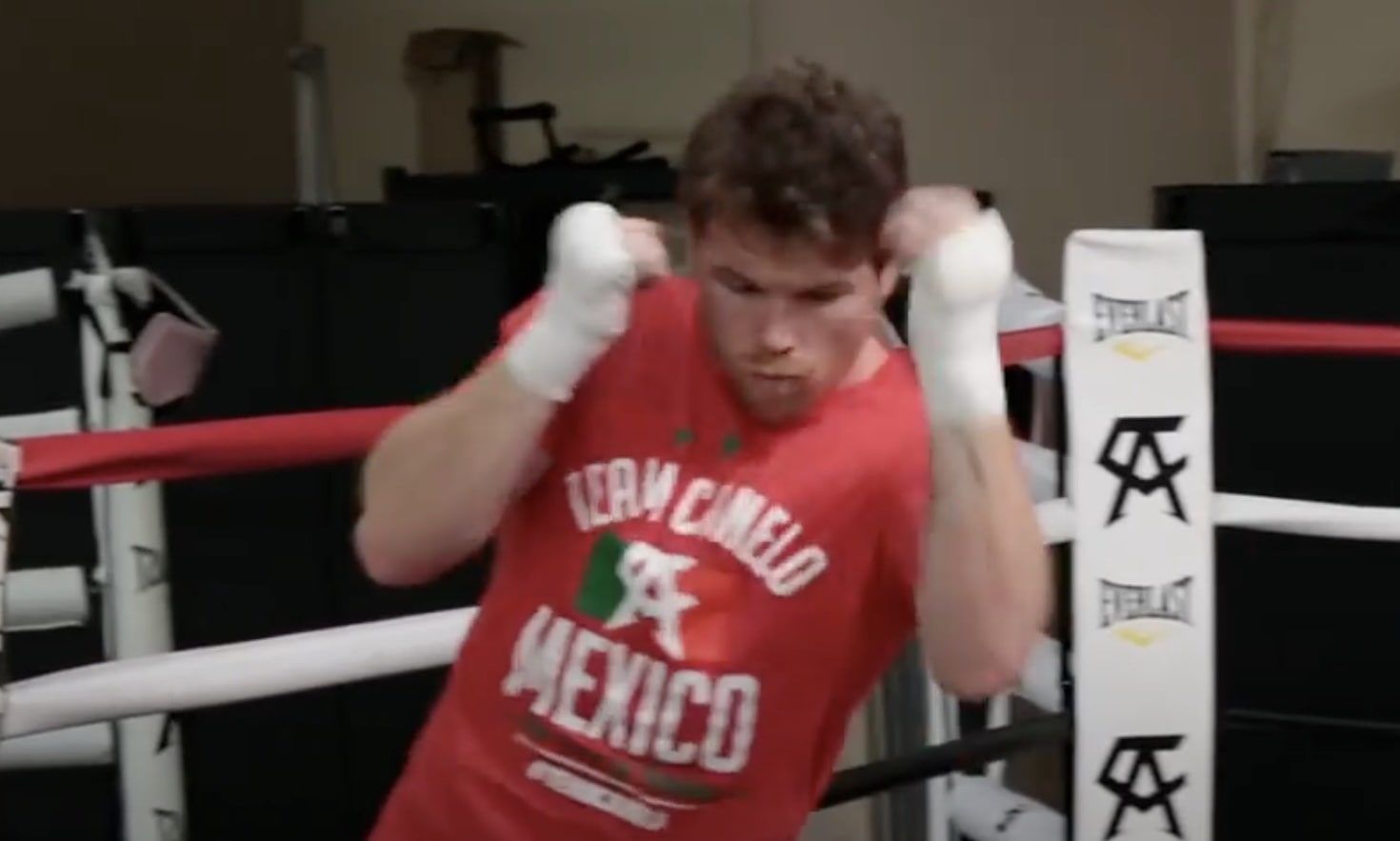 Canelo shadow boxing