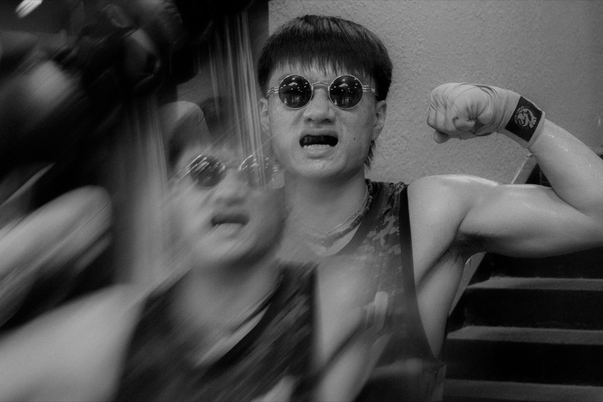 Phap flexing, black and white