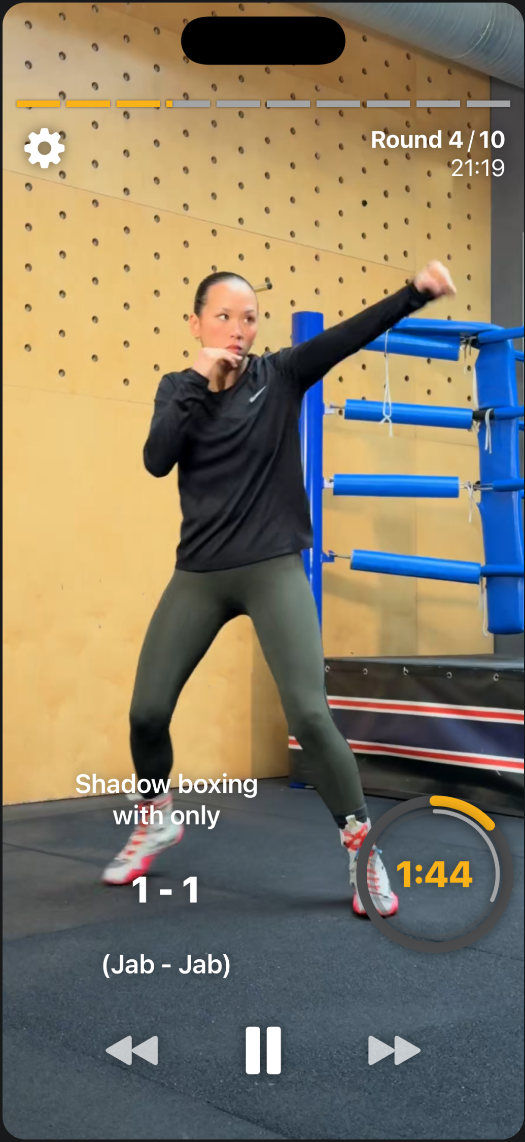 Use the boxing app like a mirror