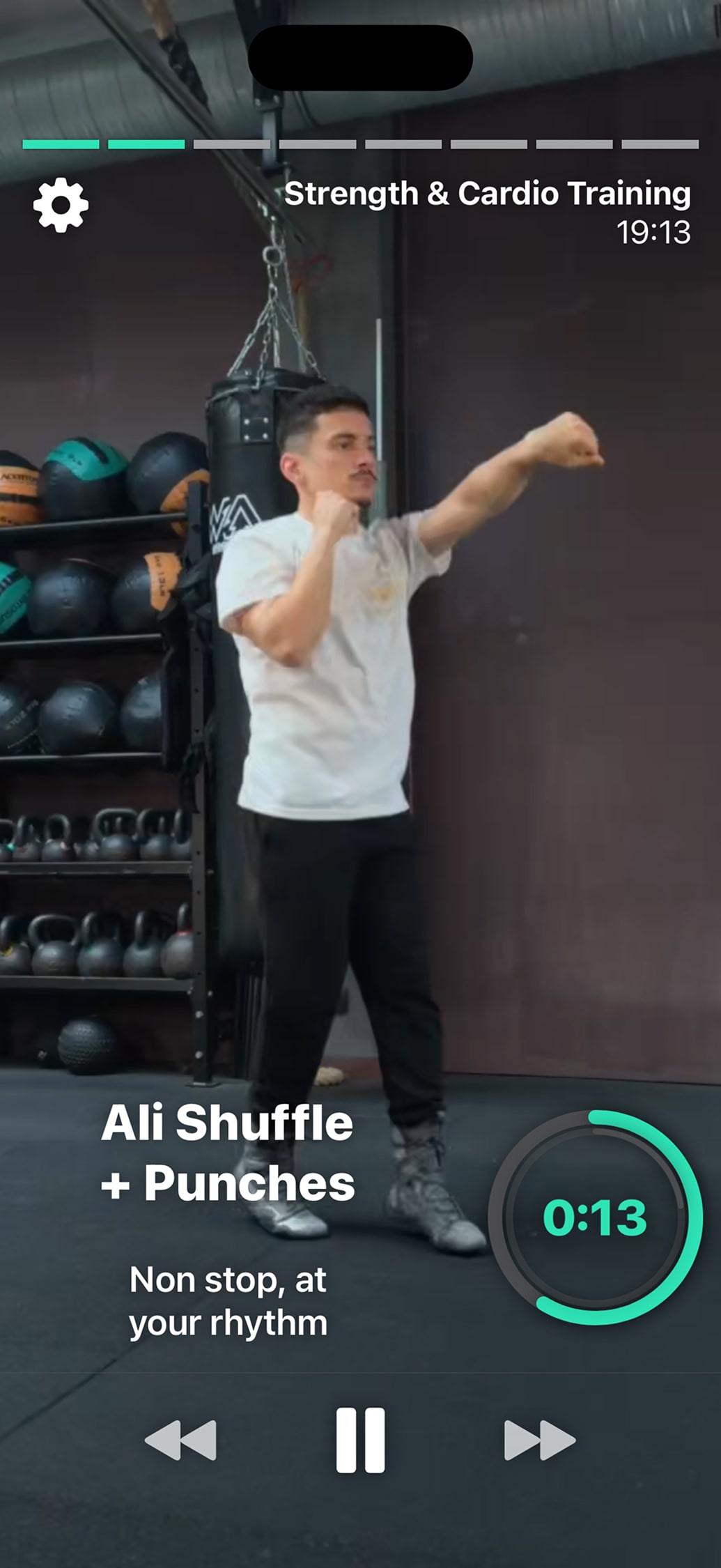 Strength and cardio training in the boxing app